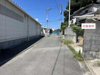 前面道路（東からの撮影）