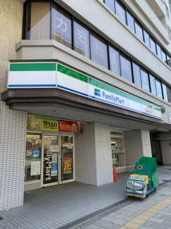 ファミリーマート南森町駅前店まで93m