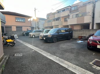 【駐車場】