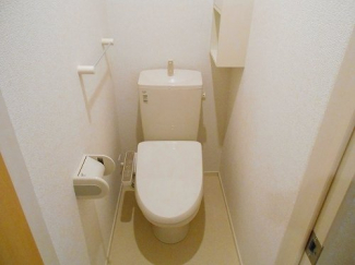 コンパクトで使いやすいトイレです