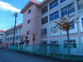 姫路市立花田小学校まで950m