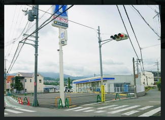 ローソン河南町神山店まで237m