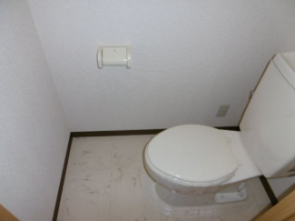 コンパクトで使いやすいトイレです