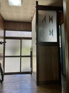 洗面・浴室入口の建具も可愛らしいデザイン！