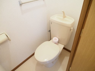 清潔感のあるトイレです