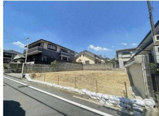 更地　南西向き　整形地　建築条件なし売り土地