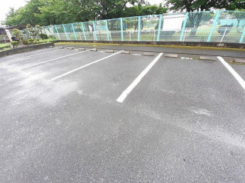 駐車場に車を止められます