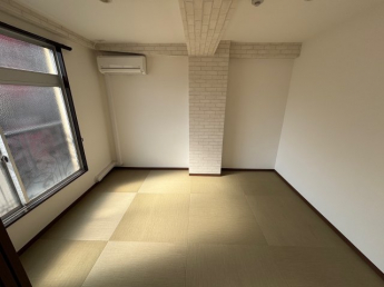 和室ならではの温かな和の空間で寛ぎの時間を過ごせます