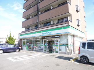 ファミリーマート枚方招提北町店まで210m