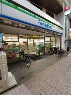 ファミリーマート桃谷商店街東店まで236m