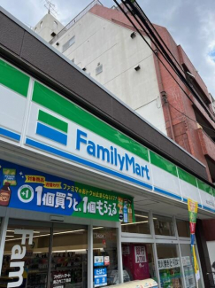 ファミリーマート島之内周防町店まで64m