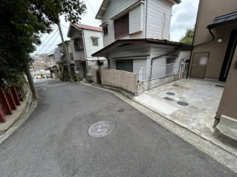 【前面道路含む現地写真】