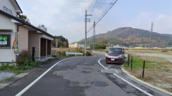 【前面道路含む現地写真】