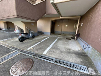 バイク置場。空き要確認。