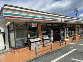 セブンイレブン西脇和布町店まで1010m