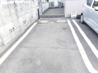 駐車場に車を止められます