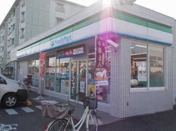 ファミリーマート草津野村店まで305m