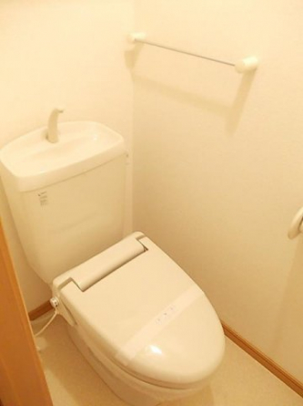 清潔感のあるトイレです