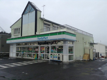 ファミリーマート　そがわ千町店まで100m