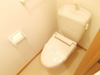 ゆったりとした空間のトイレです