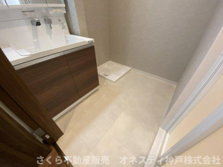 広々とした洗面所は、家族の使用時間が重なりやすい時間帯も安心してお使いいただけます！