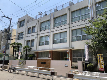 大阪市立九条北小学校まで221m