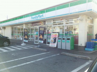 ファミリーマート大東南楠の里店まで72m