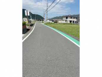 【前面道路含む現地写真】