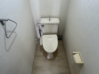 清潔感のあるトイレです