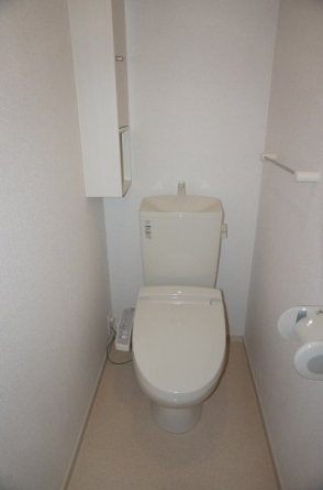 コンパクトで使いやすいトイレです