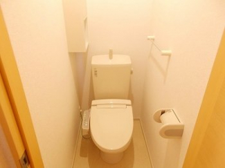 清潔感のあるトイレです