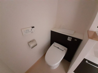 ゆったりとした空間のトイレです