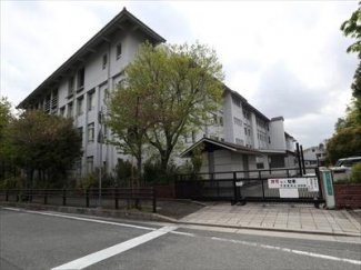 伊丹市立伊丹小学校まで463m