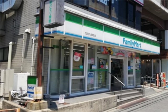 ファミリーマート　竹田久保町店まで800m