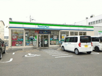 ファミリーマート伏見横大路店まで300m