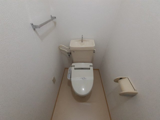 ゆったりとした空間のトイレです