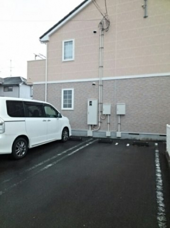 車をお持ちの方に嬉しい駐車場付きの物件です