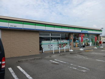 ファミリーマート伊予八倉店様まで200m