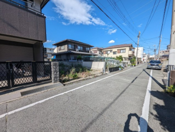 【前面道路含む現地写真】