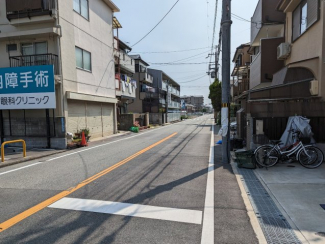 【前面道路含む現地写真】