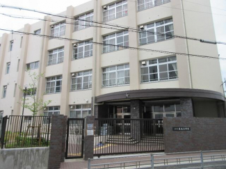 大阪市立長池小学校まで680m