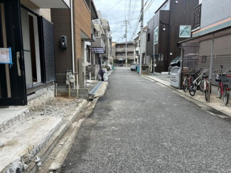 【前面道路含む現地写真】