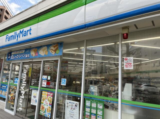 ファミリーマート江戸堀三丁目店まで331m