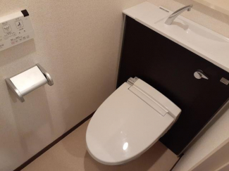 清潔感のあるトイレです