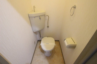 コンパクトで使いやすいトイレです