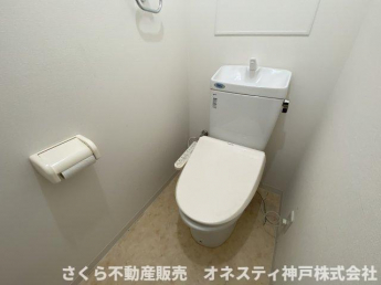 暖房付き・温水洗浄付き便座です。