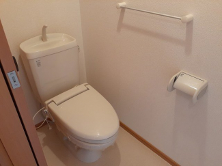 コンパクトで使いやすいトイレです