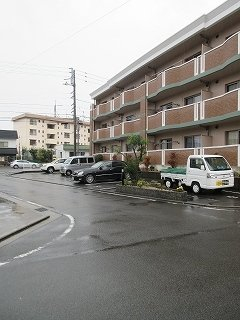 駐車場があるので、車を買う予定の方も安心です