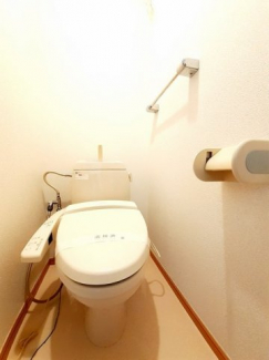 コンパクトで使いやすいトイレです