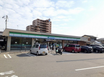 ファミリーマート石手店様まで400m